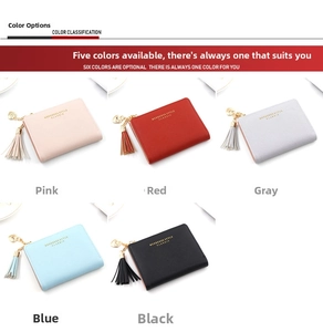 Portefeuilles courts pour femmes en cinq couleurs avec pompons et pendentifs cœurs
