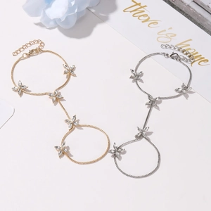 Bracelet bague fleur en zircon doré et argenté orné de cristaux brillants pour femmes