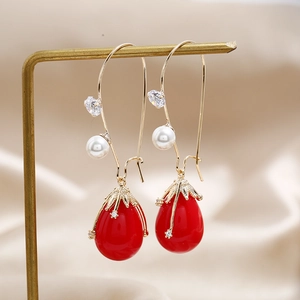 Elegante 925er Silber Ohrringe mit roten Tropfen, weißen Perlen und Goldhaken