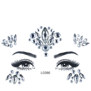 Detailed view of model L0386 silver face rhinestones in geometric crystal shapes