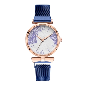 Elegant Fashion Ladies Quartz Watch With Leaf Pattern Dial And Magnetic Mesh Alloy Strap Casual Style Wristwatch