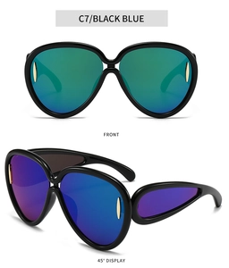 Détails de face et à 45 degrés de lunettes de soleil à monture noire et verres dégradés bleus
