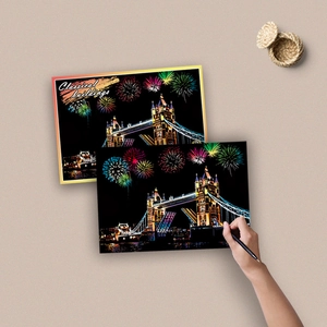 Papel de arte para raspar escena nocturna de ciudad con Tower Bridge y fuegos artificiales