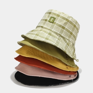 Cappelli alla pescatora impilati multicolore in cotone con protezione solare
