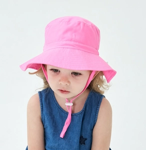 Cappello da sole rosa per bambini con cinturino regolabile e protezione UV