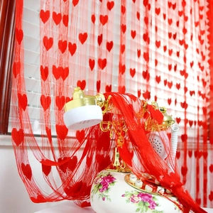 Red heart-shaped string curtain for doorways and windows, decorative room divider panel