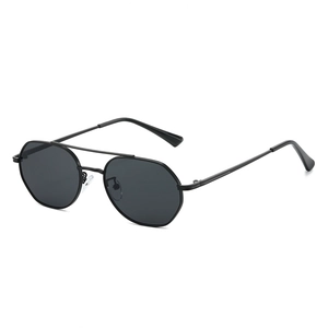 Modern black metal polarized sunglasses with double bridge and polygonal lenses