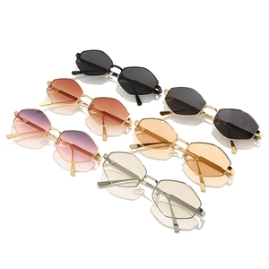 Lunettes de soleil rétro œil-de-chat en métal, six couleurs avec monture octogonale