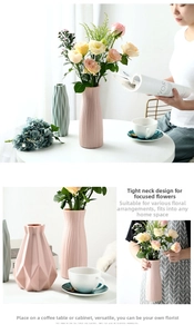 Détail de vases Morandi en plastique minimalistes pour la décoration florale de maison