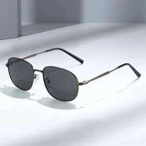 Retro Oval Sunglasses Metal Frame UV400 Protection Vintage Luxury Classic Eyewear For Outdoor Travel Fashion Unisex