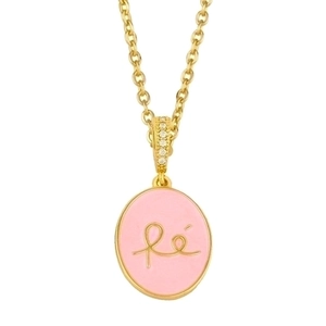 Collar dorado minimalista con colgante FE de esmalte rosa y detalles de circón