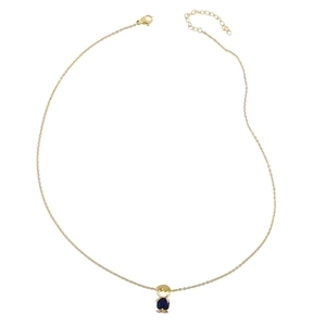 Collana minimalista dorata con ciondolo bambino blu e catenina a maglie regolabile