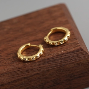 Luxurious S925 sterling silver gold gear hoop earrings with sparkling crystal accents