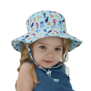 Cappello da sole per bambini con stampa oceanica e laccetto regolabile celeste