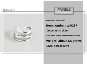 Dettaglio macro dell'anello multistrato in argento S925 con dimensioni e specifiche
