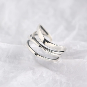 Anello minimalista in argento sterling S925 a più strati con linee irregolari lucide