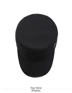 Vue de dessus d'une casquette militaire noire en coton avec broderie sur fond blanc