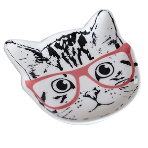 Creative ceramic cat plate with red glasses design for jewelry storage or food serving