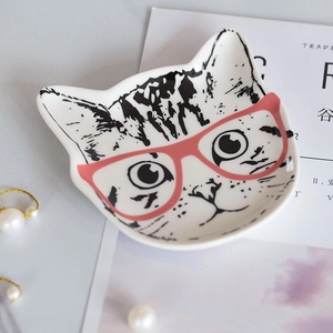 Nordic creative ceramic cat jewelry tray with cute black and white striped cat pattern