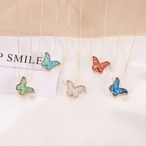 Schmetterling Anhänger Halskette Legierung Vergoldet Buntes Glitzer Harz Tier Schmuck Für Frauen Elegant Täglich Mode Geschenk
