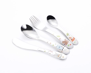 Close-up of 304 stainless steel kids cutlery set with cute animal handle engravings