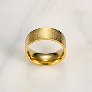 Anello in acciaio inox dorato 8mm con occhio della provvidenza e incisione massonica