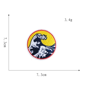 Detailed size and weight specs for circular Great Wave embroidery patch, 7.3cm diameter