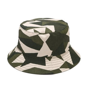 Bob réversible à motif camouflage vert militaire pour la randonnée et protection solaire