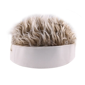 Détail du bonnet sans bordure avec perruque créative en faux cheveux bicolores réalistes