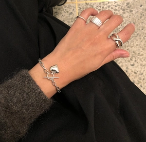 925 sterling silver chunky heart bracelet and minimalist ring set worn by model