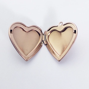 DIY heart-shaped mirror locket pendant in vintage gold finish for necklaces