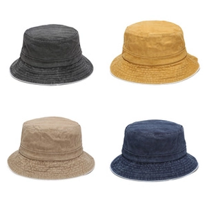 Collage di cappelli a secchiello in denim lavato in grigio, giallo, kaki e blu notte