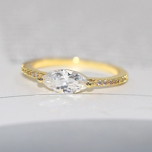 Elegant gold-plated marquise-cut zircon ring for women with pave side stones