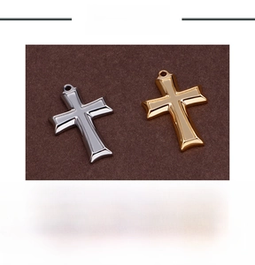 Detailed size specifications for gold and silver stainless steel cross pendants