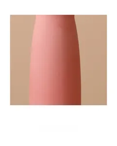 Vista dettagliata del vaso in ceramica rosa con finitura a smalto opaco satinato