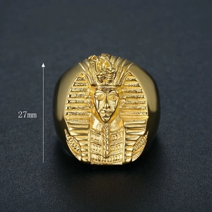 Anello da uomo faraone in acciaio inossidabile dorato con rilievo Tutankhamon 27mm