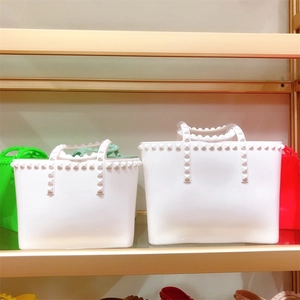 Large capacity PVC jelly bucket bag with stylish rivets in white, red and green colors
