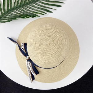 Chapeau de paille beige avec ruban bleu marine NICE pour protection solaire plage