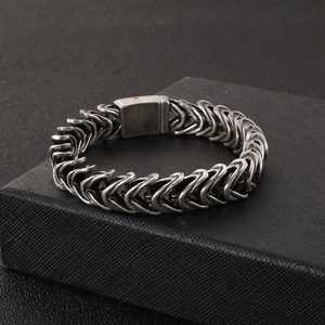 Bracciale da uomo in acciaio inossidabile vintage con finitura ossidata retrò