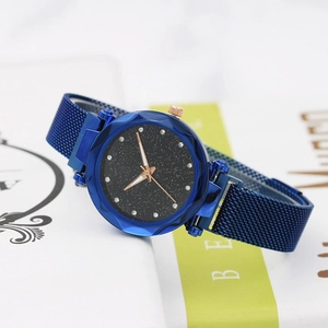 Montre ciel étoilé pour femme avec bracelet milanais magnétique bleu et strass
