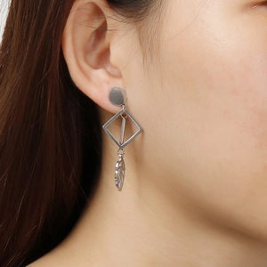 Eleganti orecchini pendenti a rombo e foglia in acciaio inossidabile argento da donna