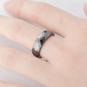 Fashionable dark grey ceramic ring with multi-faceted diamond cut design for couples