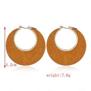 Orecchini vintage in legno rotondo con anelli dorati, altezza 4,2 cm e peso 7,6 g