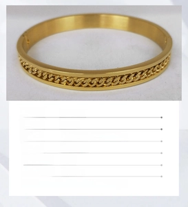 Macro shot of 8mm gold stainless steel curb chain bracelet with dimensions 63x53mm