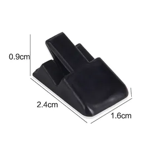 Schwarzer Ringständer aus Kunststoff Schmuckdisplay 2,4x1,6cm auf weißem Hintergrund