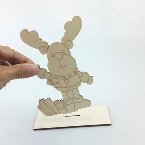 DIY wooden reindeer Christmas ornament with slot base for painting and table decoration