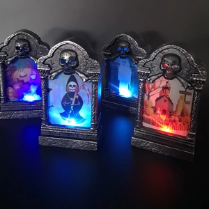Halloween grafsteen LED verlichting set met vier enge ontwerpen en tweekleurig licht