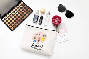 Mise à plat de la trousse de maquillage Summer Holiday en coton et lin avec accessoires