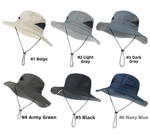 Dettaglio di cappelli da sole outdoor con rete traspirante e cordini regolabili