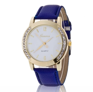 Elegante Genfer Damenuhr in Roségold mit Strasslünette und dunkelblauem Lederarmband